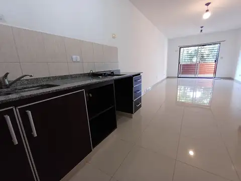 Intendente Ballester 3000, Piso 1