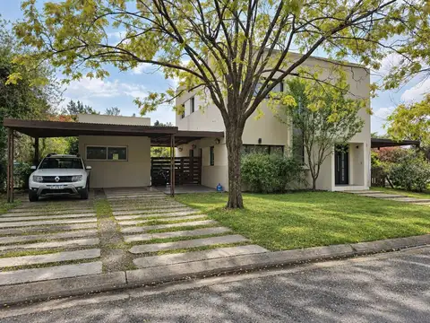 VENTA DE CASA EN BARRIO SANTA TERESA-LOTE INTERNO