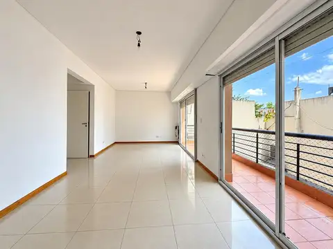 Departamento en duplex 3 ambientes con cochera cubierta