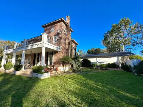 Casa en Venta con 2 cocheras