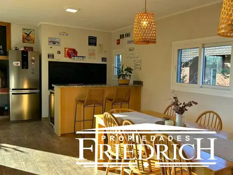 Casa 4 ambientes con 3 baños