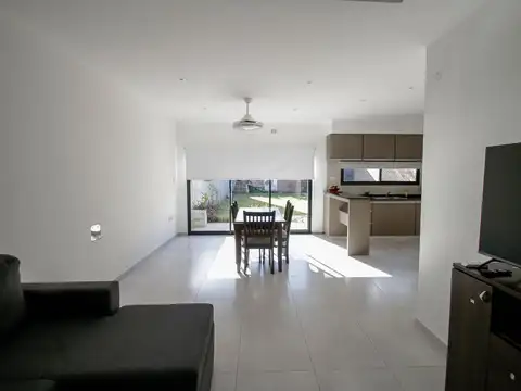 Casa en Alquiler Barrio los Naranjos, Reconquista.
