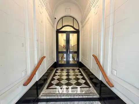 Reconquista y Viamonte. Antiguo de categoría.. 5 piso. Semipiso. APTO. Sup. 115 m2