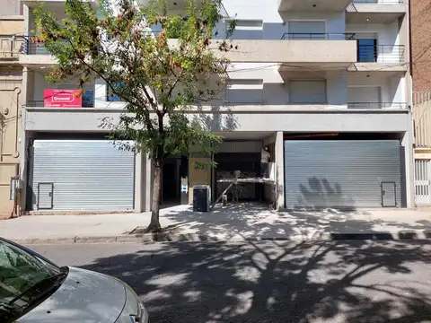 Local comercial de 65 m2 en Republica de la Sexta