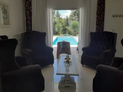 Casa en Venta con 1 cochera