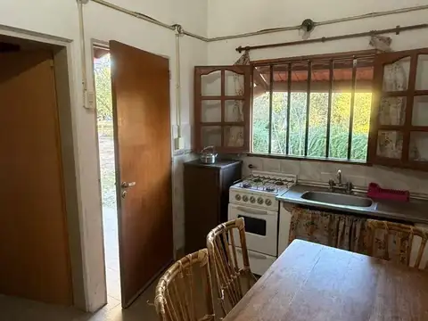Casa 9 ambientes con 4 baños
