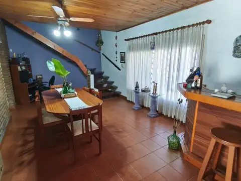 Se VENDE casa en V. Ballester 4 ambientes apto credito