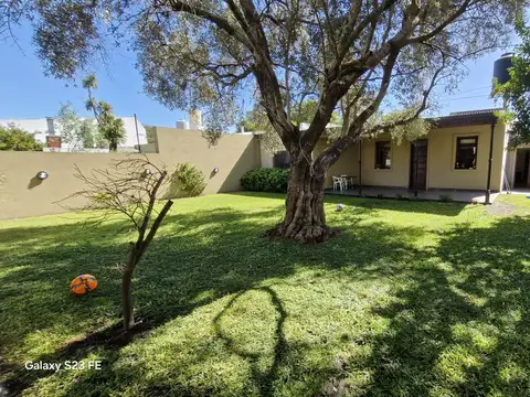 Casa 5 ambientes con 3 baños