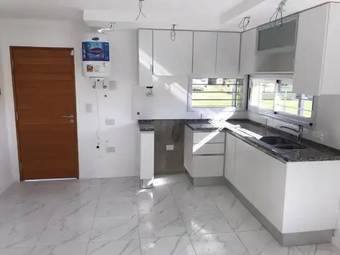 Casa en Venta con 3 cocheras
