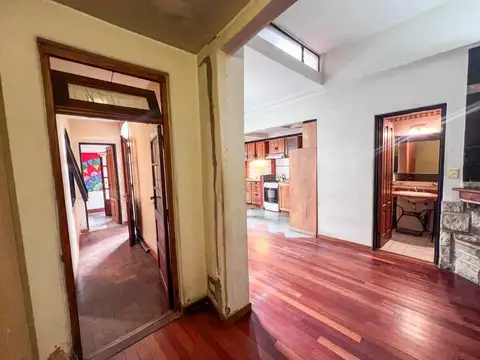 Depto Tipo Casa 5 ambientes con 2 baños