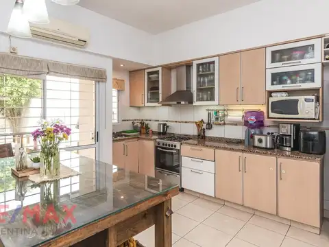 Maestra Mercedes Lascano 100