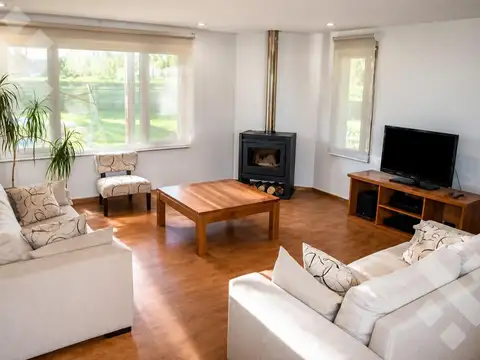 En Venta | Chacra de 5 Hectareas | Casa con 3 Dormitorios| Pileta | Vista Alegre Sur