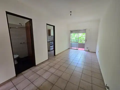 Departamento en alquiler 1 dormitorio Primer Piso escalera. Rosario barrio Luis Agote
