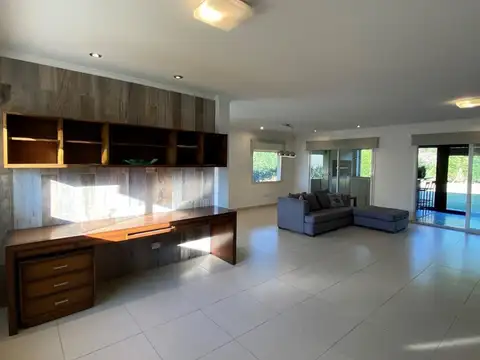 Casa en Venta en Pilar del Este - Santa Guadalupe, USD 199.950
