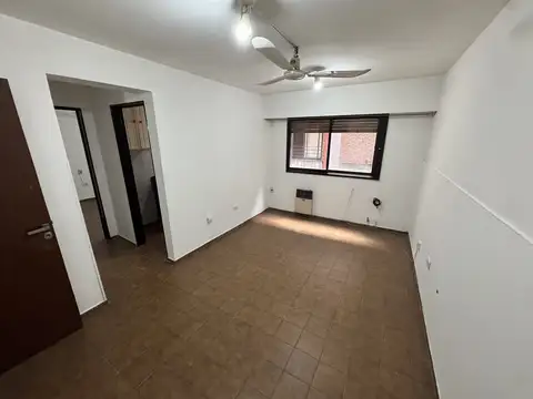 Montevideo 100, Piso 4