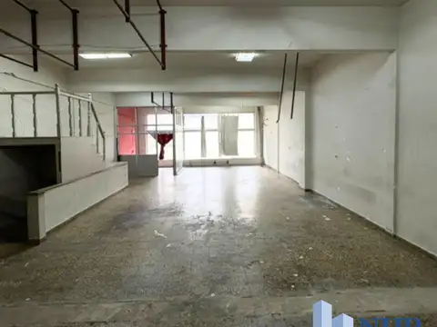 Exc Depósito/ Salón para uso comercial /Textil , Gimnasio etc 280 mts aprox 2 Plantas Sin expensas