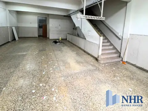 Exc Depósito/ Salón para uso comercial /Textil , Gimnasio etc 280 mts aprox 2 Plantas Sin expensas