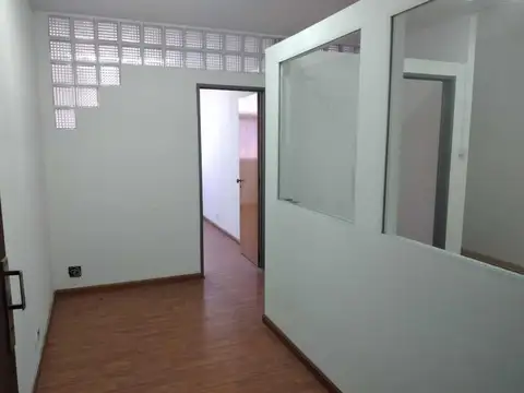 ALQUILER OFICINA EN TRIBUNALES TRES DESPACHOS