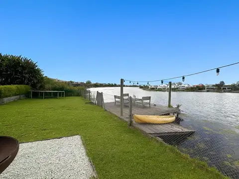 Casa 5 ambientes con 3 baños