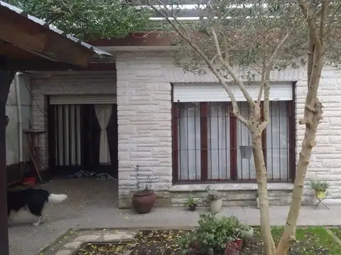 CASA 3 AMB con DEPENDENCIA - 9 DE JULIO 7000-