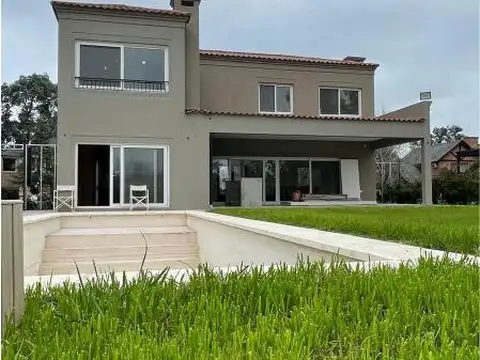 Casa en Venta en La Martinica, Pilar