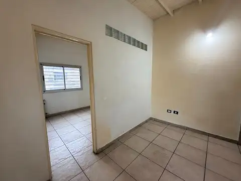 Depto Tipo Casa en Alquiler en Villa Lynch, $ 800.000