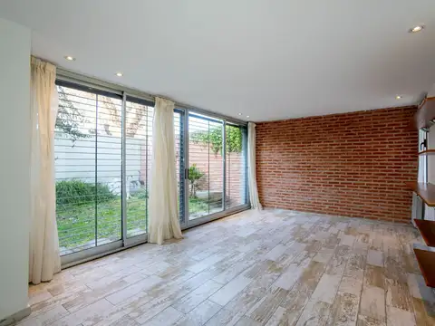 CASA DUPLEX EN VENTA EN GONNET LA PLATA
