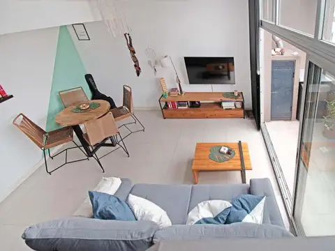 Venta departamento duplex 2 ambientes en villa luro
