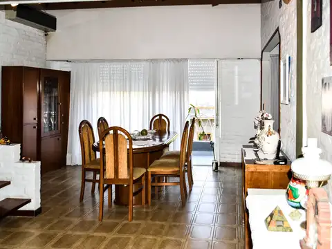 VENTA PH 4 AMBIENTES LOMAS DEL MIRADOR