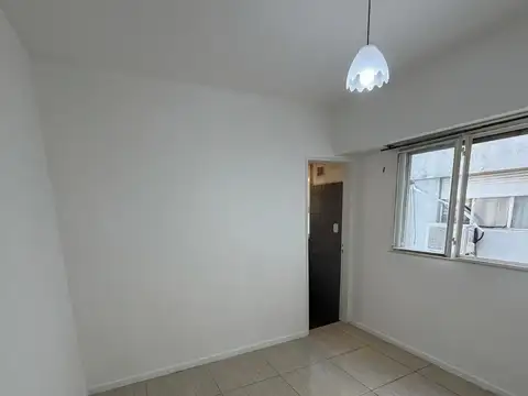 2 ambiente chicos muy luminoso. Excelente precio