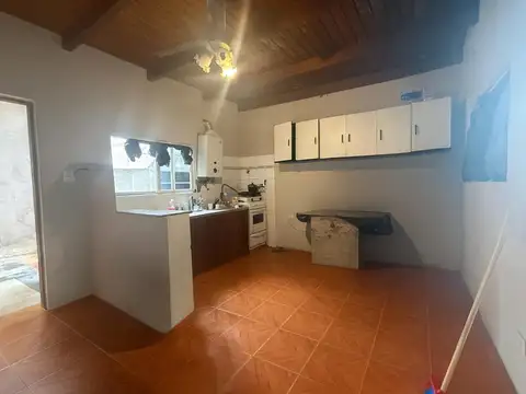 Venta casa de pasillo 3 dormitorios, Tablada Rosario