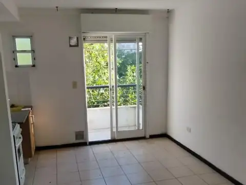 Departamento en Alquiler en Republica De La Sexta, $ 300.000