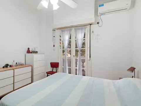Venta Departamento 3amb, frente Parque Chacabuco.