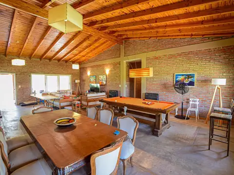 Venta Quinta 7 ambientes con pileta quincho en San Miguel del Monte