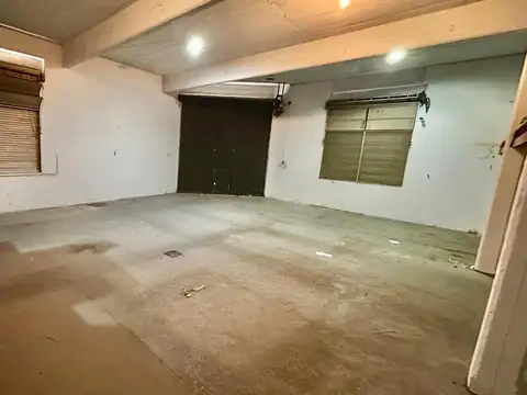 Importante galpón en Villa Adelina