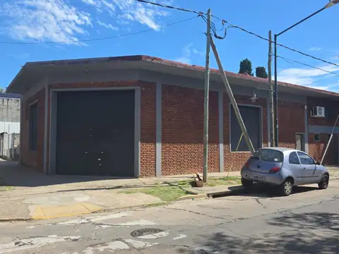 Importante galpón en Villa Adelina