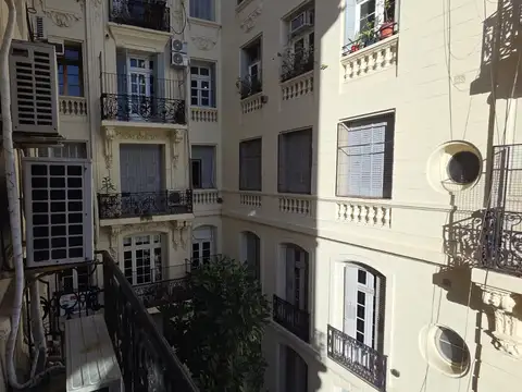 Oficina en Venta 100 años
