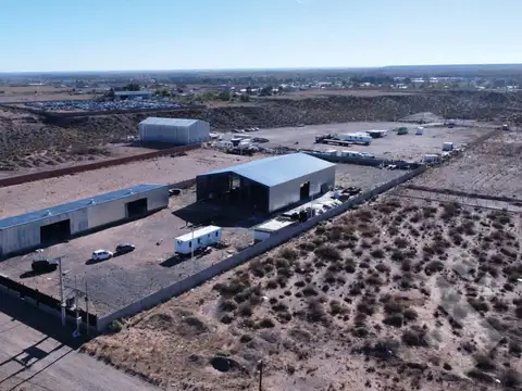 Alquiler base industrial con galpones