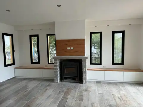 Casa en Alquiler con 2 cocheras