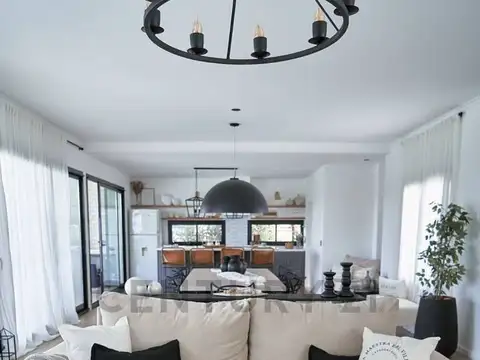 Av de los Lagos , Piso 0