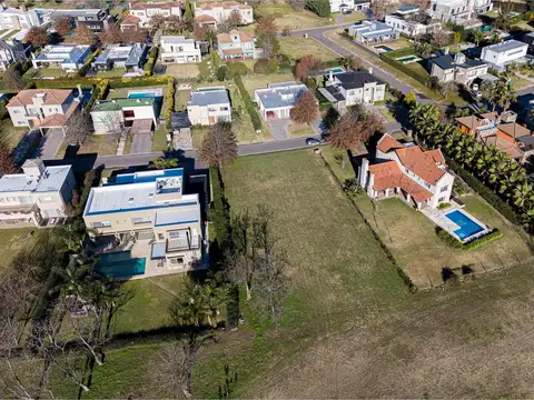 Terreno en Venta 52  mts Fondo