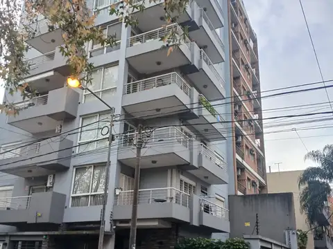 Caseros 2300, Piso 8