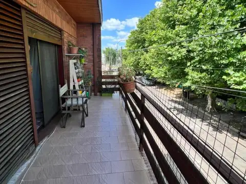 VENTA DEPARTAMENTO 3 AMB. CON  FONDO DE COMERCIO, PILAR