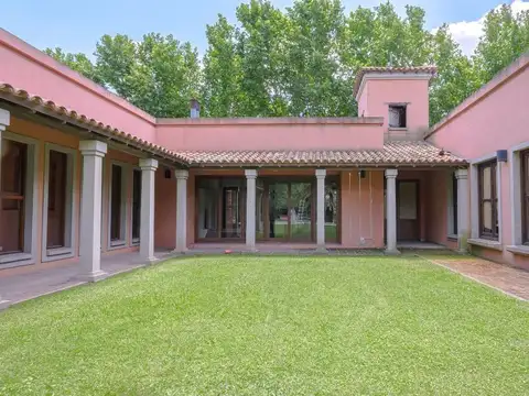VENTA CASA EN BARRIO PRIVADO HARAS DEL SOL