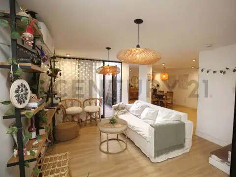 PH EN VENTA EN LA PLATA DE CUATRO DORMITORIOS