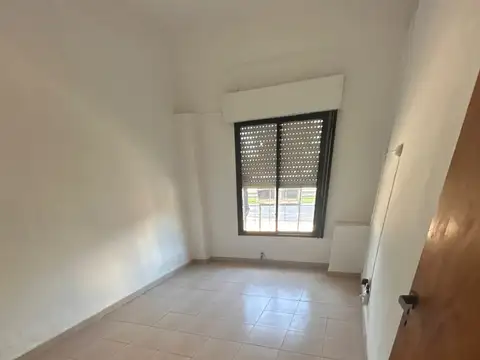 Depto Tipo Casa en Alquiler en Lomas del Mirador, $ 500.000