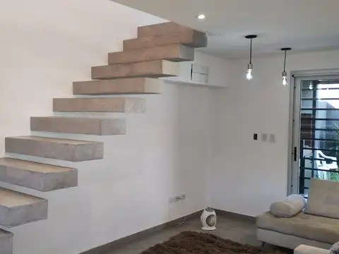 Depto Tipo Casa en Venta en Berazategui, USD 85.000