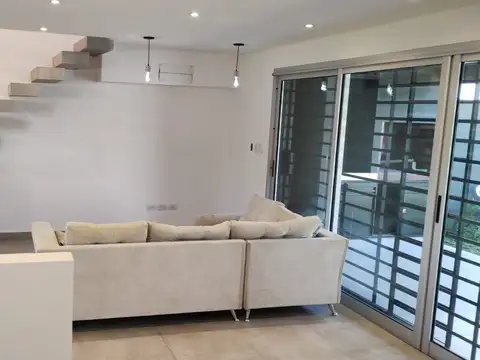 Depto Tipo Casa en Venta de 4 ambientes