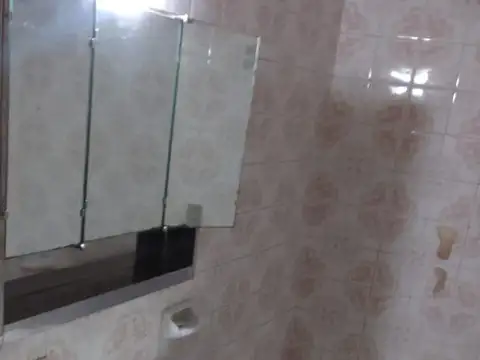 Casa 2 ambientes con 2 baños