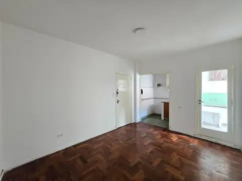 Alem 300, Piso 1